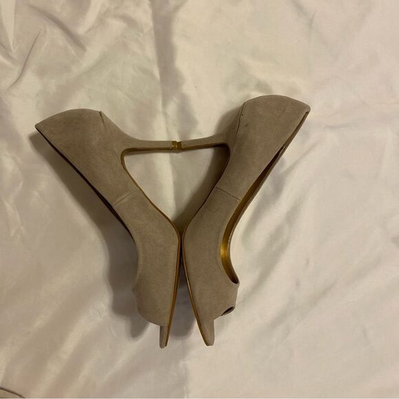 LOFT Vegan Faux Suede Peep Toe Pumps Sz 9 excellent condition. Comfortable shoe - Picture 2 of 16